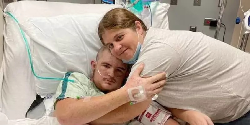 20,000 முறைக்கும் மேல் தேனீக்களால் தாக்கப்பட்ட இளைஞர் - கோமாவிலிருந்து பிழைத்த அதிசயம்!