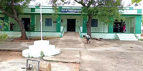 போலி மதிப்பெண் சான்றிதழ் கொடுத்து பணியில் சேர்ந்த அரசுப் பள்ளி ஆசிரியை பணி நீக்கம்