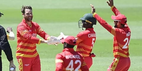 ஆஸ்திரேலியாவை சொந்த மண்ணிலேயே வெளுத்தெடுத்த ஜிம்பாப்வே!