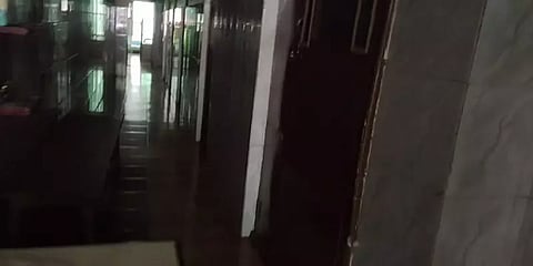 விஷம் அருந்தி தந்தை, மகள் விபரீத முடிவு - தாய் கவலைக்கிடம்; மகன் இறந்ததுதான் காரணமா?