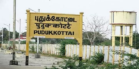 புதுக்கோட்டை: போலீஸ் இன்ஸ்பெக்டர் வீட்டில் பூட்டை உடைத்து பணம், நகைகள் கொள்ளை