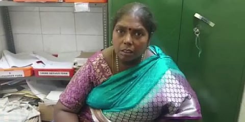 தனது மகளைவிட நன்றாக படித்த மாணவனுக்கு விஷம் கொடுத்து கொன்ற பெண் நீதிமன்றத்தில் ஆஜர்!