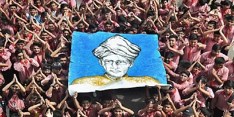 செப்டம்பர் 5 ஆசிரியர் தினமாக கொண்டாடப்படுவதன் பின்னணி தெரியுமா?