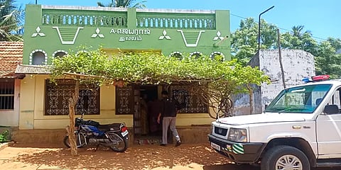 ‘நகையை லாக்கரில் வைத்துவிடுங்கள்’ - பீரோவில் வைத்திருந்த 100 பவுன் நகை மாயம்