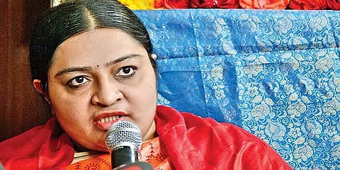 விற்பனைக்கு வருகிறதா வேதா நிலையம்? ஜெ தீபா விளக்கம்