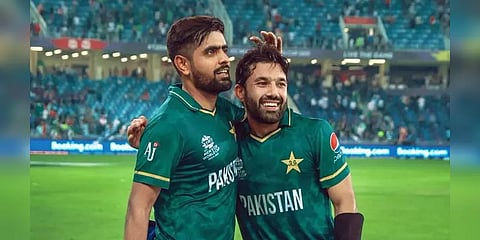 ”1155 நாட்கள்” முதலிடத்தில் இருந்த பாபர் அசாம்-க்கு எண்டு கார்டு போட்ட ரிஸ்வான்!