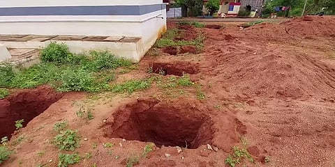 தேனி: சமத்துவபுர பூங்காவுக்காக தோண்டப்பட்ட பள்ளம்.. தவறி விழுந்த 8 வயது சிறுமி பலி!