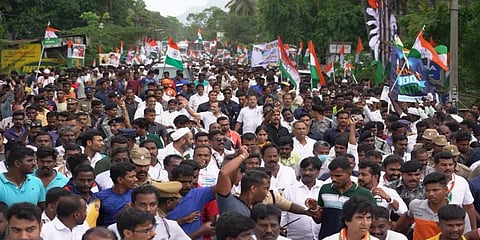 ராகுல் காந்தி டீசர்ட் குறித்து விமர்சித்த பாஜக... பதிலடி கொடுத்த காங்கிரஸ்