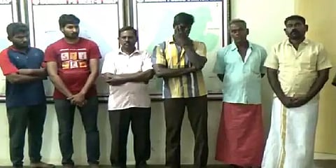 மைசூர் டூ ஈரோடு: சரக்கு வேனில் கடத்திவரப்பட்ட 1.5 டன் குட்கா பறிமுதல் - 7 பேர் கைது