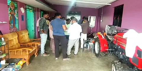 கருவில் இருக்கும் குழந்தை ஆணா பெண்ணா என கண்டறியும் ஸ்கேன் சென்டர் மீது நடவடிக்கை