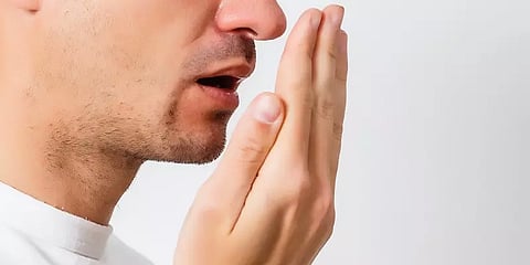 வாய் துர்நாற்றமா? இந்த உணவுகளை சாப்பிட்டால் சங்கடங்களை தவிர்க்கலாம்!