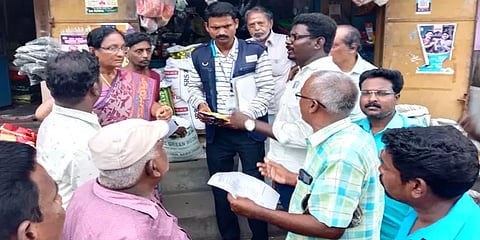 செஞ்சி-பிறந்த நாளுக்கு மாணவன் கொடுத்த சாக்லெட்டை சாப்பிட்ட சக மாணவர்களுக்கு வாந்தி மயக்கம்