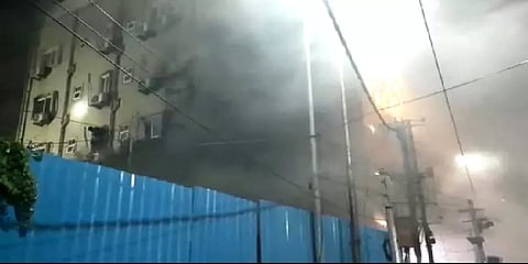 தெலங்கானா: எலெக்ட்ரிக் பைக் ஷோரூமில் ஏற்பட்ட பயங்கர தீ விபத்து – 7 பேர் உயிரிழப்பு