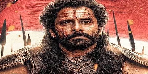 தஞ்சை பெருவுடையார் கோவிலுக்கு செல்லும் ஆதித்த கரிகாலன் - நடிகர் விக்ரம் ட்வீட்!