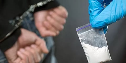 குஜராத்தில் கைப்பற்றப்பட்ட ரூ.200 கோடி மதிப்பிலான போதைப்பொருள் - பாகிஸ்தானியர் 6 பேர் கைது