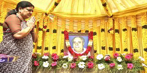 நேரம் வரும்போது கட்சி அலுவலகத்திற்குச் செல்வேன் - சசிகலா