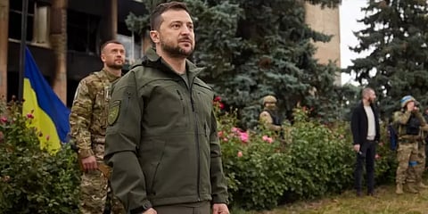 கார் விபத்தில் சிக்கிய உக்ரைன் அதிபர் செலன்ஸ்கி! லேசான காயத்துடன் உயிர்தப்பினார்!