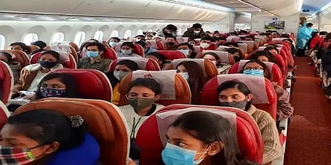 உக்ரைனிலிருந்து திரும்பிய மருத்துவ மாணவர்கள் இந்தியாவில் படிப்பை தொடர முடியாது-மத்திய அரசு