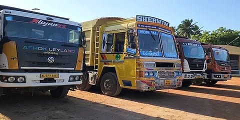 தமிழ்நாடு டூ கேரளா: அதிக அளவிலான கனிம பொருட்களை ஏற்றிச் சென்ற 10 லாரிகள் பறிமுதல்