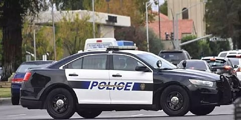 ரூம்மேட் நண்பர்களை கத்தியால் குத்திவிட்டு ஹாயாக ஷாப்பிங் சென்ற தோழி!