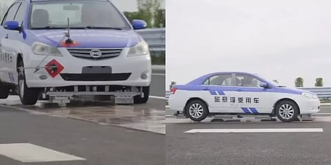 மணிக்கு 230 கிமீ வேகத்தில் "பறக்கும்" கார்களை சோதனை செய்து அசத்திய சீனா!