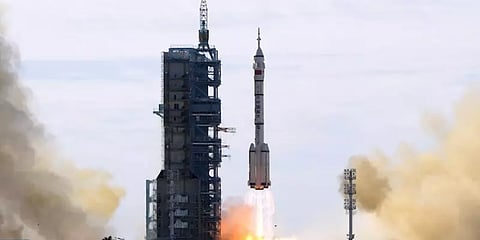 'விண்வெளிக்கு செல்ல ஆசையா?' - ரூ.2.2 கோடி செலவு செய்தால் போதுமாம்! சீனாவின் புது திட்டம்!