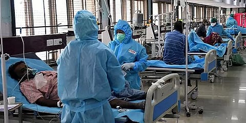 இன்ப்ளூயன்சா, டெங்கு, பன்றிக்காய்ச்சல், கொரோனா... எல்லா பக்கமும் நிரம்பும் வார்டுகள்!