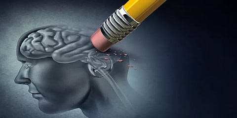 மறந்துபோகும் நினைவுகள்... கொரோனாவிலிருந்து மீண்டவர்களுக்கு அதிகரிக்கும் `அல்சைமர்’ அச்சம்!