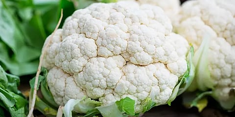 காலிஃப்ளவரை விரும்பி உண்பவரா? அதிலுள்ள நன்மை தீமைகளை தெரிந்துகொள்ளுங்கள்!