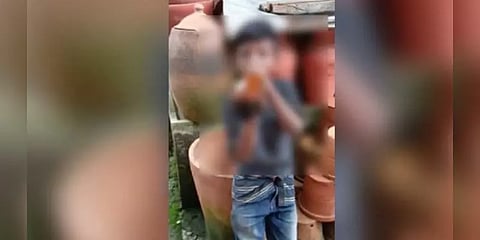 கேரளா: 8 வயது சிறுவனை மது அருந்த கட்டாயப்படுத்தி வீடியோ எடுத்த சித்தப்பா கைது!