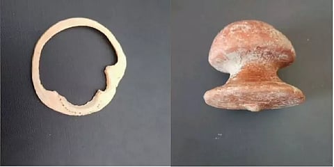 வெம்பக்கோட்டை அகழ்வாராய்ச்சி : சங்கு வளையல்கள், செப்பு காசு, சுடுமண் முத்திரை கண்டெடுப்பு