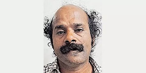 மதுவாங்க பணம் தராத 75 வயது தாயை பெட்ரோல் ஊற்றி எரித்த மகன் - கேரளாவில் கொடூரம்!