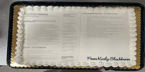 கேக்கில் ரெஸ்யூமை அச்சடித்து ’நைக்’ நிறுவனத்துக்கு அனுப்பி அசத்திய அமெரிக்க பெண்!