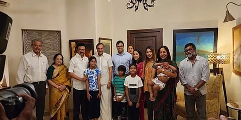 ‘நானே வருவேன்’ செல்வராகவன் வீட்டிற்கு திடீர் விசிட் அடித்த முதல்வர் மு.க.ஸ்டாலின்