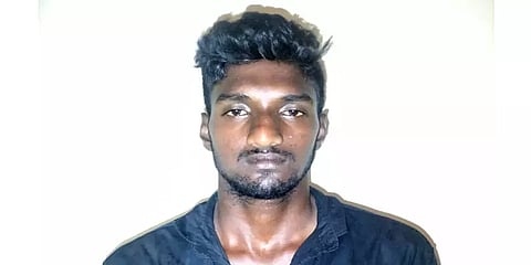 லிப்ட் கேட்ட மூதாட்டிக்கு பாலியல் வன்கொடுமை முயற்சி - இளைஞர் கைது