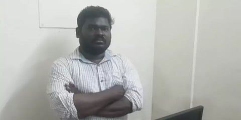 வெளிநாட்டில் வேலை வாங்கித்தருவதாக ஃபேஸ்புக் மூலம் மோசடி: 45 பாஸ்போர்ட்கள் பறிமுதல்