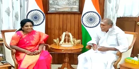 புதுச்சேரி: மின் ஊழியர் பிரச்னை – ஆளுநருடன் முதல்வர் ரங்கசாமி அவசர ஆலோசனை