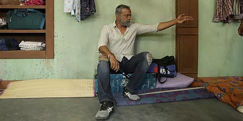 ``தியேட்டரிலிருந்தபடி படத்தை சிறு சிறு வீடியோக்களாக எடுத்து பரப்புகின்றனர்”- ஜிவிஎம் வேதனை