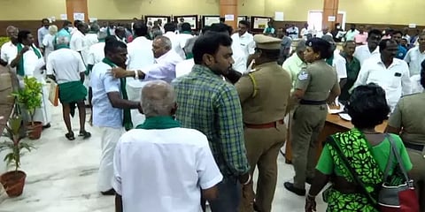 பெண் விவசாயியை தாக்க முயன்றதாக புகார் - அய்யாக்கண்ணு மீது 2 பிரிவுகளின் கீழ் வழக்குப்பதிவு