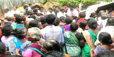 புதுக்கோட்டை: பொய் வழக்கு போட்டு மிரட்டுவதாக பெண் தற்கொலை – 3 காவலர்கள் பணியிட மாற்றம்