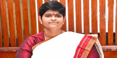 'சாதிய வன்மத்துடன் பேசினாரா?' - அரியலூர் மாவட்ட ஆட்சியருக்கு மனித உரிமை ஆணையம் நோட்டீஸ்