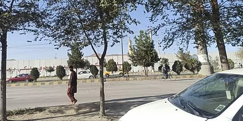 காபூல் உள்துறை அமைச்சகம் மற்றும் மசூதியில் குண்டுவெடிப்பு - 3 பேர் பலி; 25 பேர் படுகாயம்