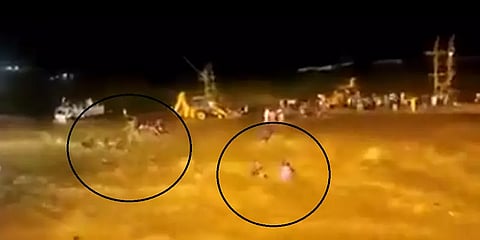 மே.வ: துர்கா பூஜையின் போது திடீர் வெள்ளம்... 7 பேர் பலி; பதைபதைக்கவைக்கும் வீடியோ காட்சி