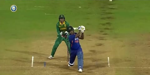 கடைசி பந்துவரை போராடி இதயங்களை வென்ற சஞ்சு சாம்சன்.. இந்திய அணி தோற்றது எப்படி?