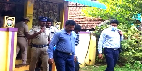 நாம் தமிழர் கட்சி பிரமுகருக்கு தடை செய்யப்பட்ட இயக்கத்துடன் தொடர்பா? என்ஐஏ சோதனை