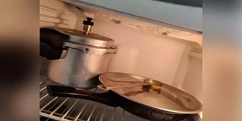 ஃப்ரிட்ஜ்ல வெக்கச் சொன்னது குத்தமா? - ட்விட்டரில் விவாதத்தை கிளப்பிய நெட்டிசனின் போஸ்ட்!