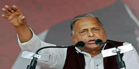 சிம்ம சொப்பனமாக இருந்த முலாயம் சிங் யாதவ்.. பிரதமராக விடாமல் ஓரங்கட்டப்பட்டது எப்படி?