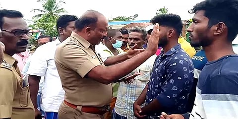 ”எங்கள ஒன்னும் பண்ண முடியாது” – மதுக்கடை எதிர்ப்பு போராட்டமும், விற்பவர்களின் மிரட்டலும்!