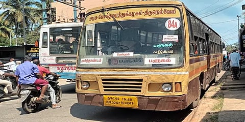 ஓடும் பேருந்தில் இருக்கை உடைந்து சாலையில் விழுந்த பயணி – குமரியில் அரசு பேருந்தின் அவலம்!