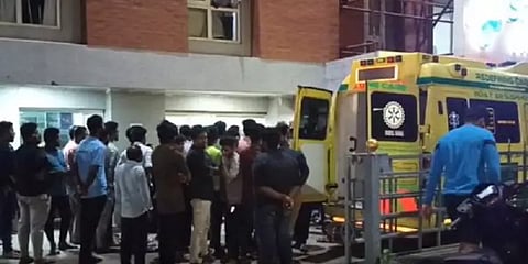 ஆலந்தூர்: பெட்ரோல் குண்டு வீச்சு... மூவருக்கு அரிவாள் வெட்டு! 19 பேரை கைது செய்த போலீஸ்!